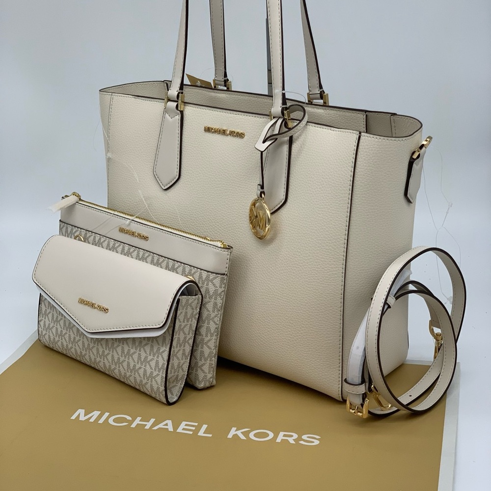Michael Kors Kimberly LG 3 in 1 Tote Light… - Picture 5 of 16